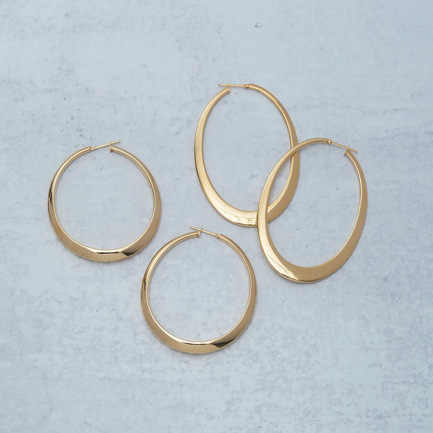 Oval Hoop Earrings | Yellow Gold / 2.25 in (5.7 cm) | Earrings