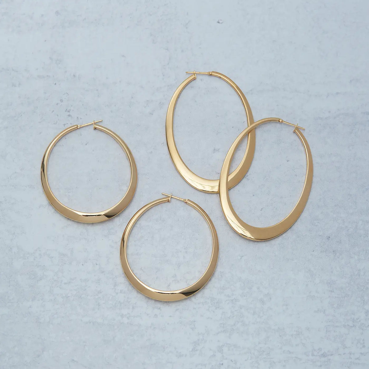 Oval Hoop Earrings | Yellow Gold / 2.25 in (5.7 cm) | Earrings
