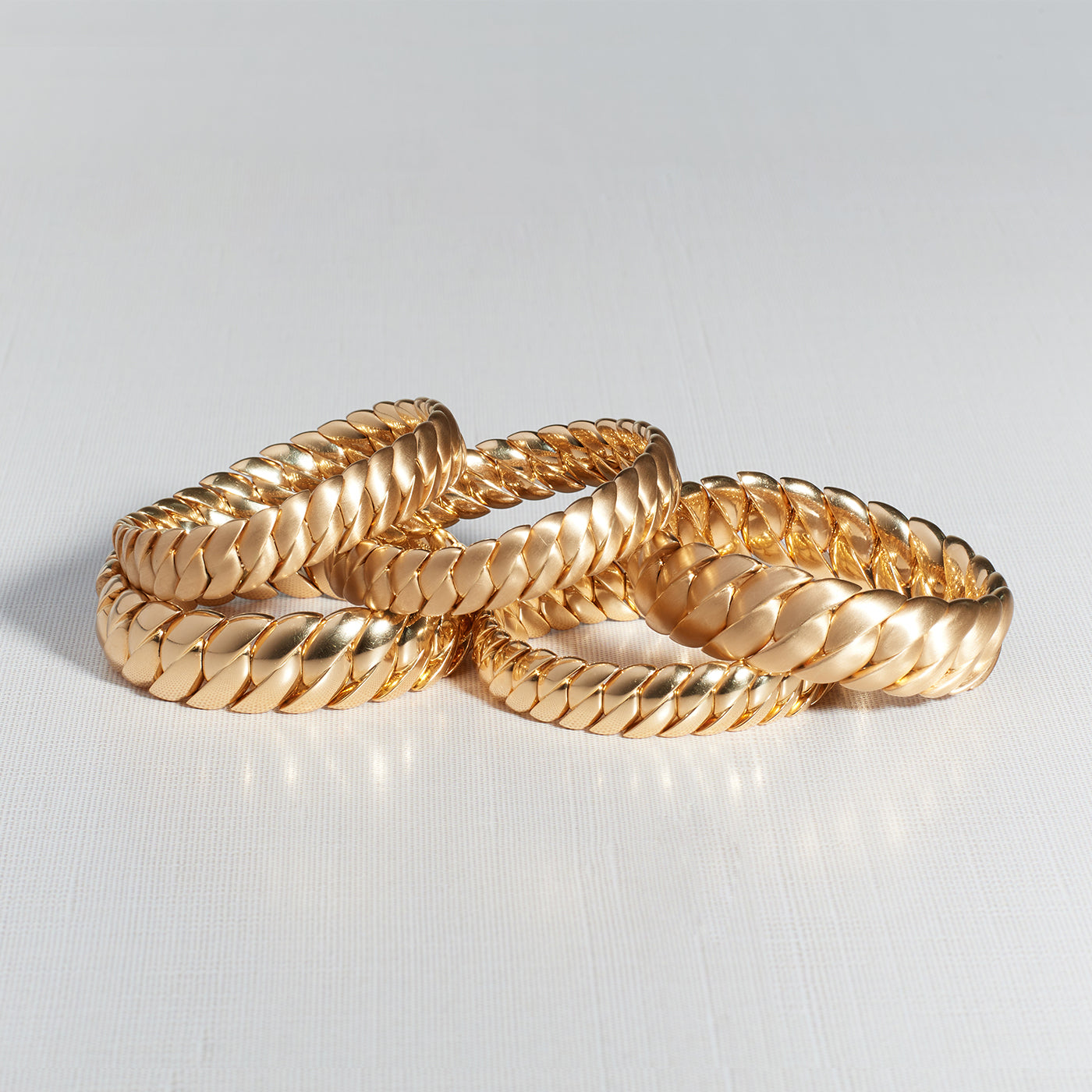 Wave Link Bracelet | Yellow Gold with Matte Finish / 6.7 in (17 cm) | Bracelets