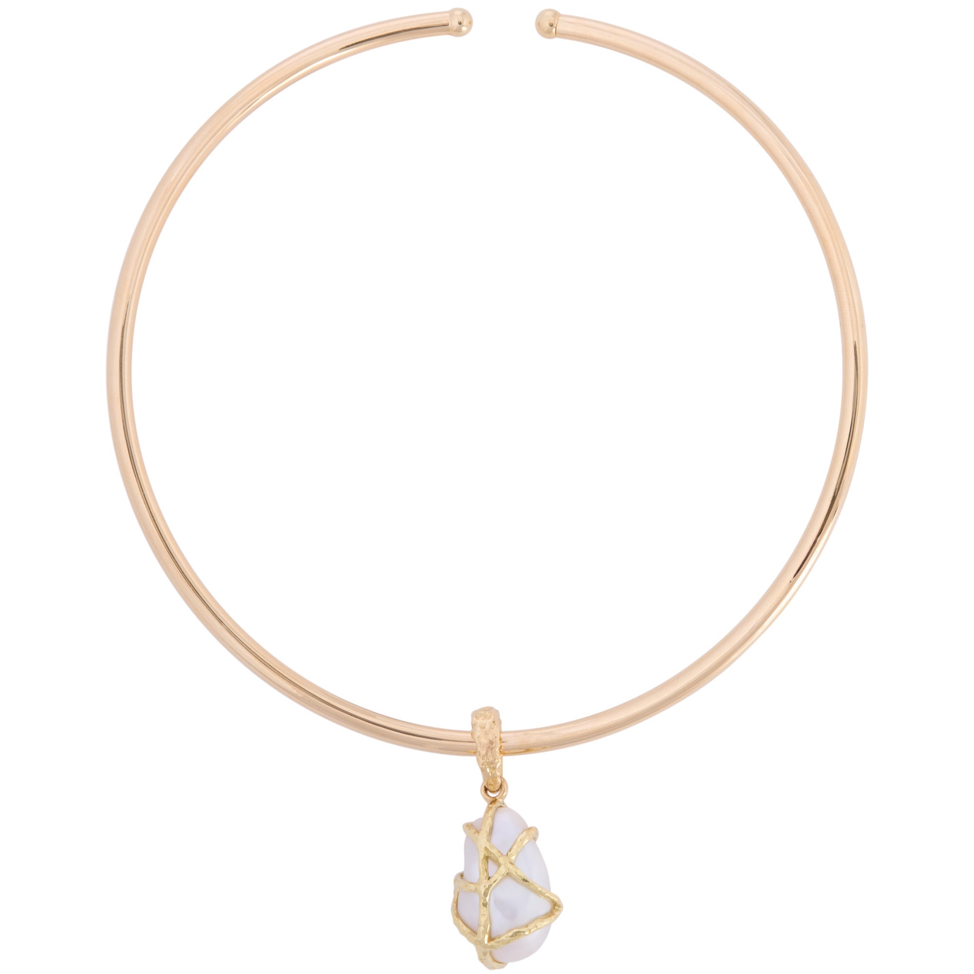 Tether Pendant in Yellow Gold