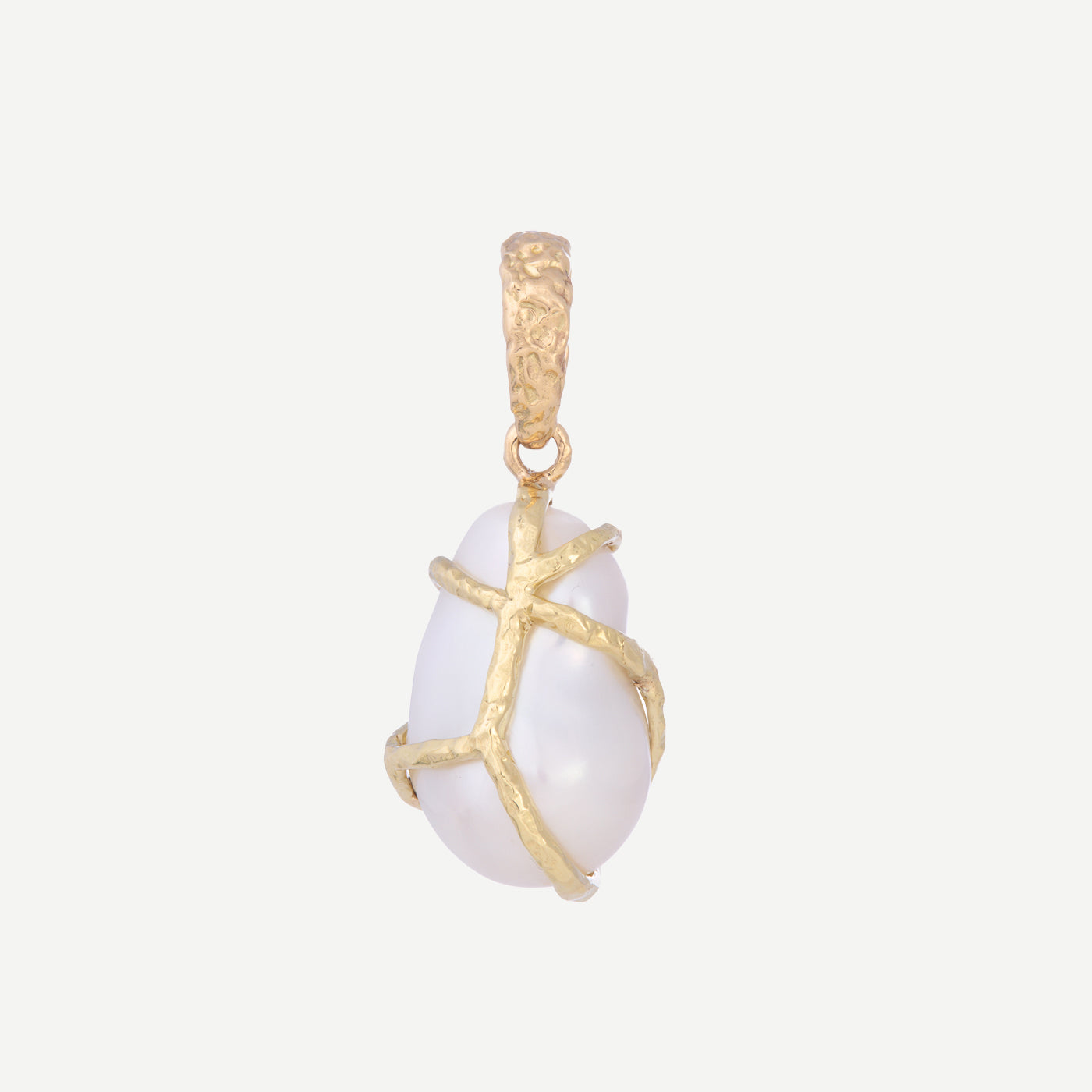 Tether Pendant in Yellow Gold