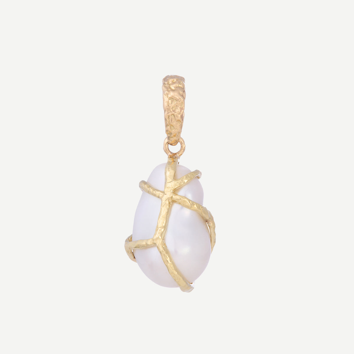 Tether Pendant in Yellow Gold