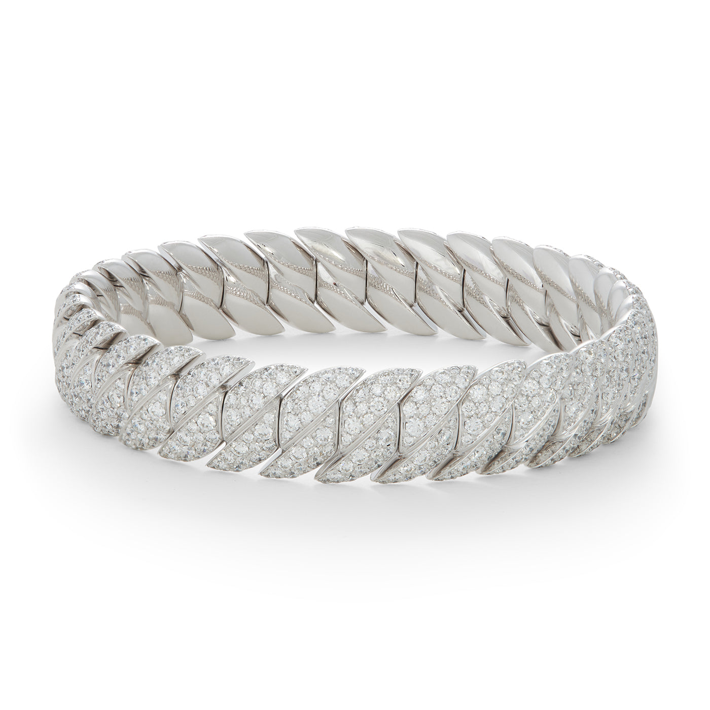 Wave Link Bracelet with Diamonds | White Gold Diamond Pavé / 6.7 in (17 cm) | Bracelets